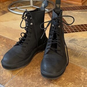 Sorel Black Lace-Up Boots
